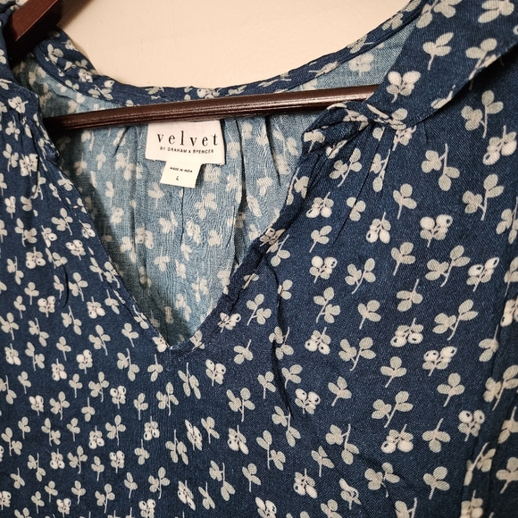 Velvet by Graham and Spencer Tank Catrina Blue Spruce V-Neck Blouse Casual - Picture 2 of 10